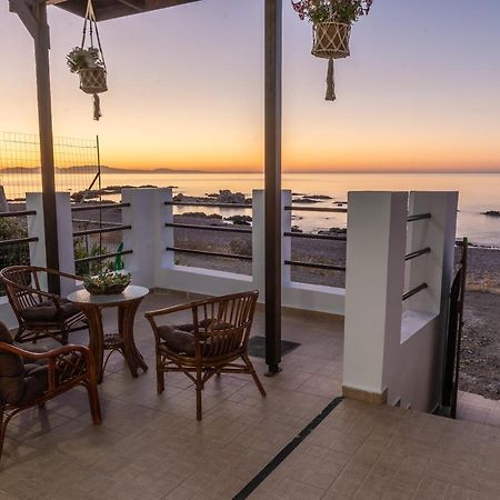 Tsampika'S Beachfront House In Stegna Архангелос Экстерьер фото